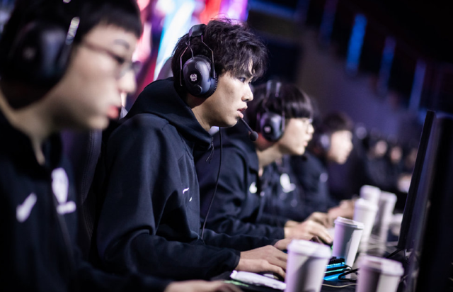 AL战队问鼎LPL冠军，Tarzan火影劫全场制霸惊艳观众